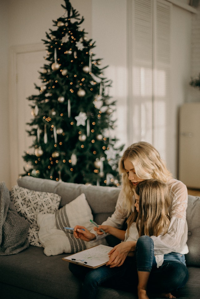 How to Make a Small Home Look Larger This Holiday Season