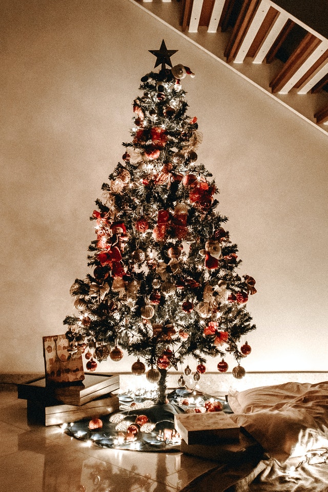 How to Make a Small Home Look Larger This Holiday Season