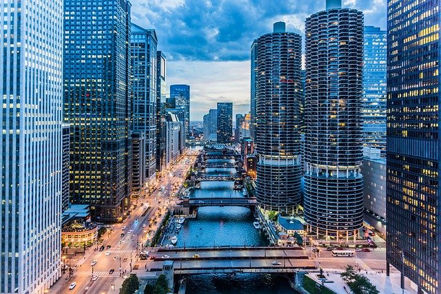 Here's What You Need to Know About Moving to Chicago